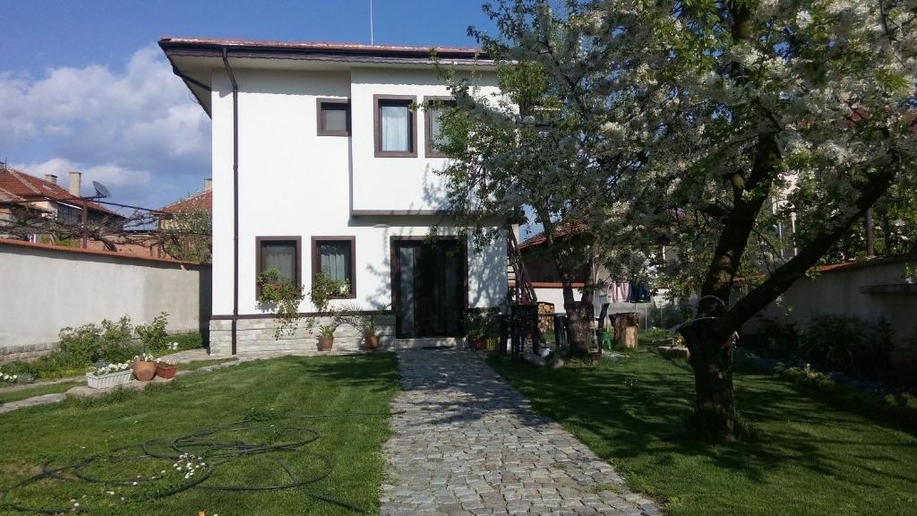 Κήπος έξω από το Bobekova Kashta