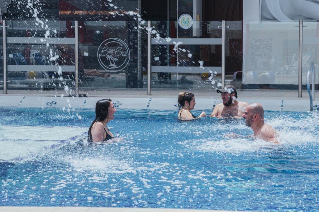 Hosté ubytování Bora Beach Club