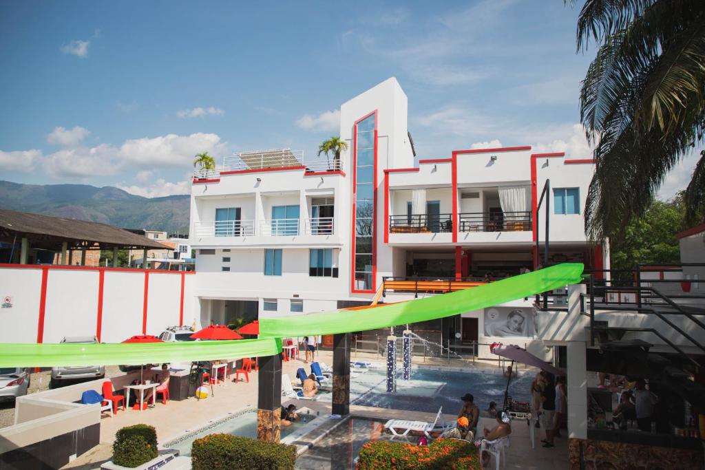 Nespecifikovaný výhled na hory nebo výhled na hory při pohledu z hotelu