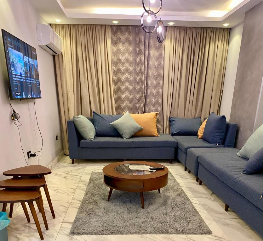 Χώρος καθιστικού στο Holiday Inn Downtown - 2 BR in Mohandessin - Agouza