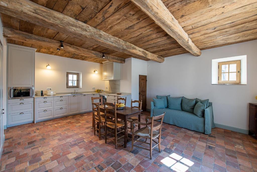 Kuchyň nebo kuchyňský kout v ubytování La Bastide
