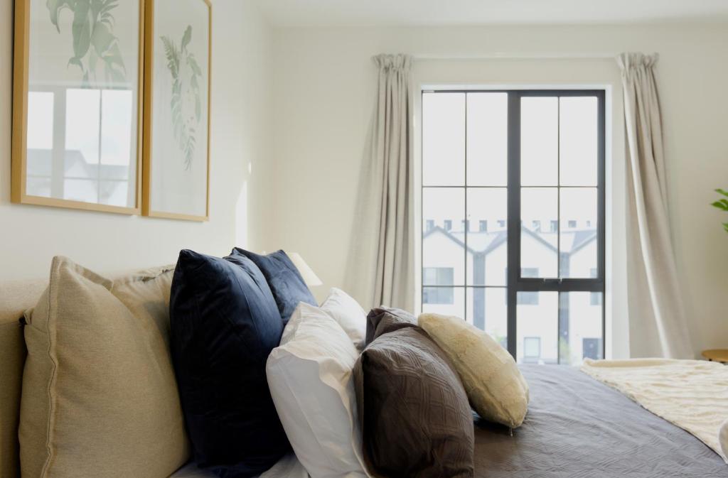 Modern Townhouse, Prime Location, Carpark