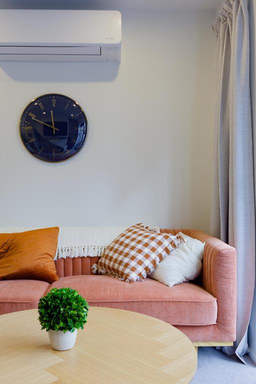 Modern Townhouse, Prime Location, Carpark - Resim 15