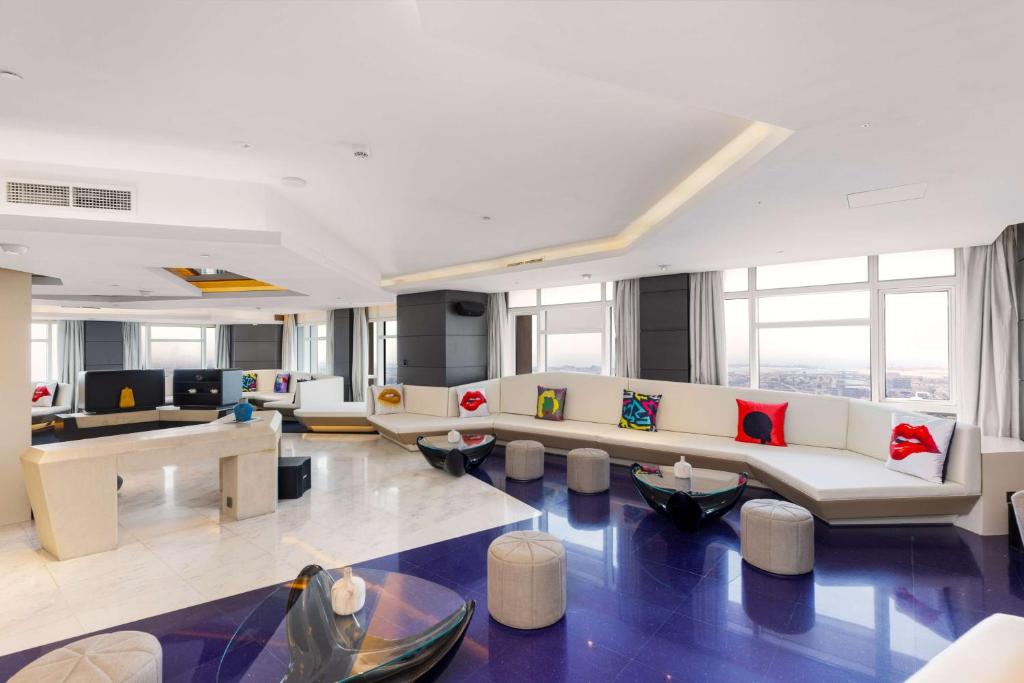 V Hotel Dubai, Curio Collection by Hilton - Resim 36