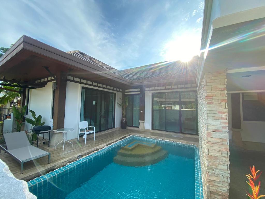 Photo inspiration: Elegant Beachside 2 Bedroom With Rooftop Pool Reference: Pool Villa Private Near Rawai Beach 2 Bedrooms 3D9 Rawai