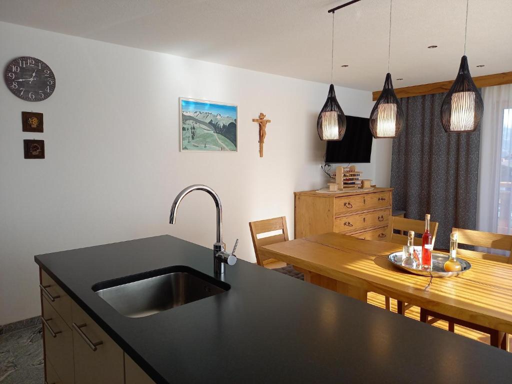Fotografie z fotogalerie ubytování High-quality holiday apartment in Oberkrimml near waterfalls v destinaci Krimml