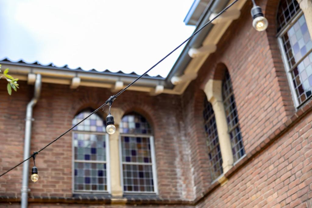 The Anthony - Resim 4