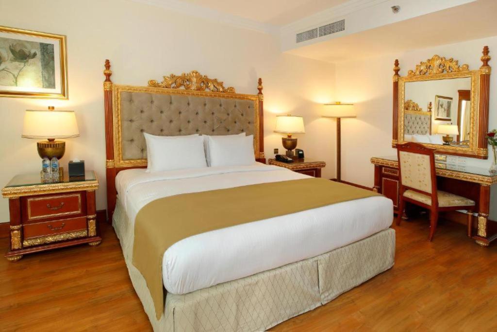 Sunday Hotel Holiday international Dubai - Executive Süit