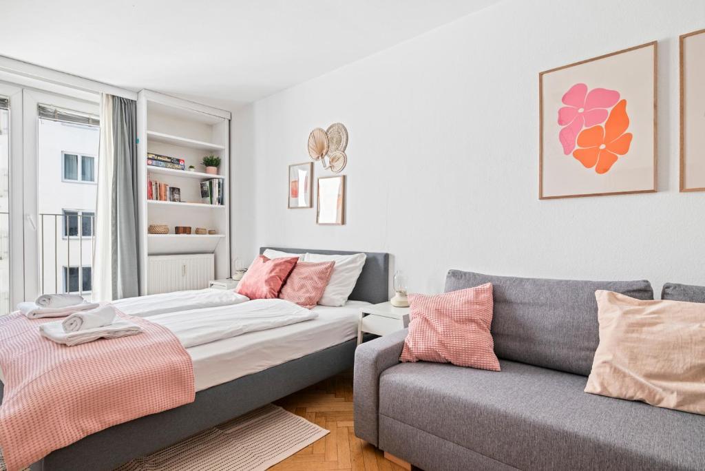 Posteľ alebo postele v izbe v ubytovaní 2 BR City Apartment in Neubau, 6 min to city center