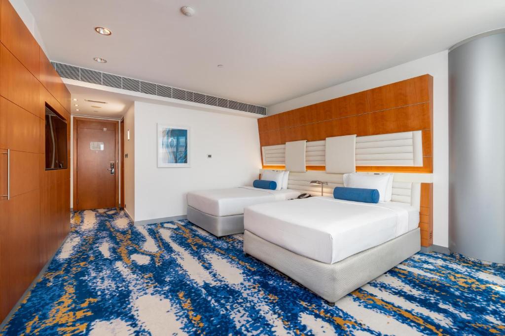 Mövenpick Dubai Creek — 5