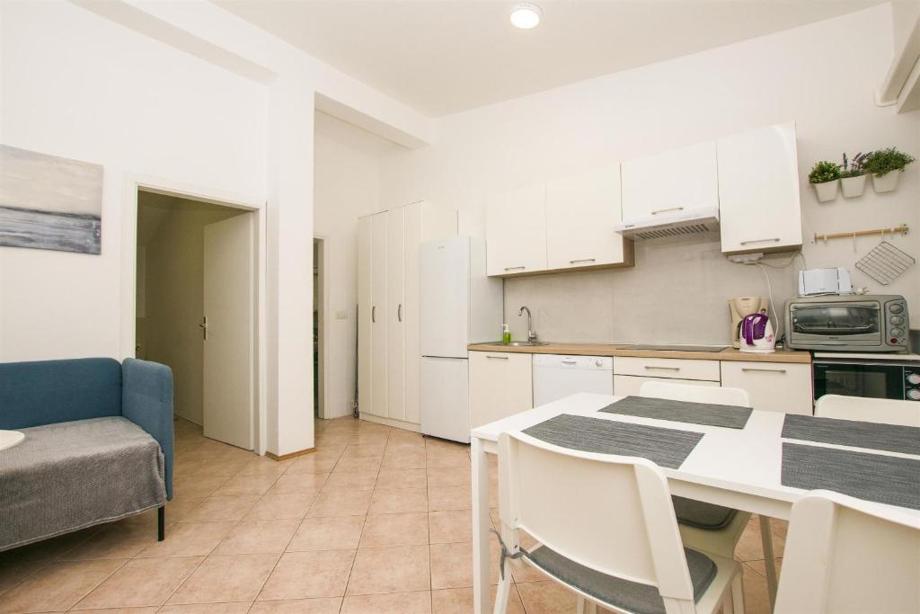 Kuchyňa alebo kuchynka v ubytovaní Apartments Josip