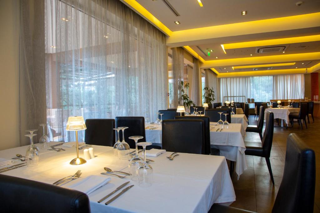 Restaurace v ubytování Royal Paradise Beach Resort & Spa