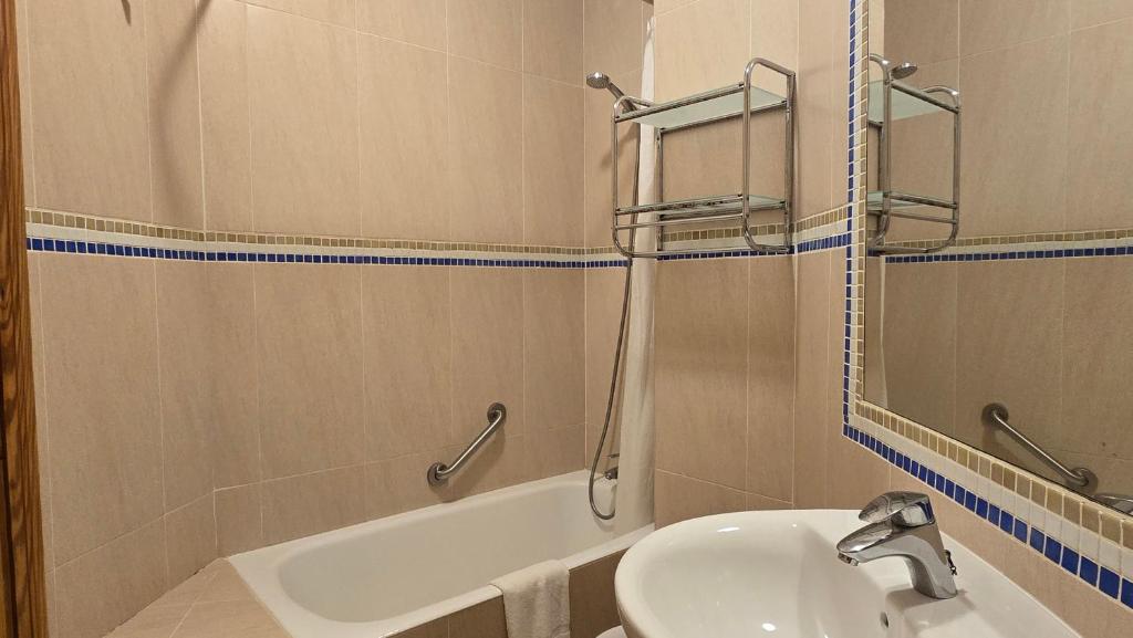 Koupelna v ubytování Marina Palmanova Apartamentos