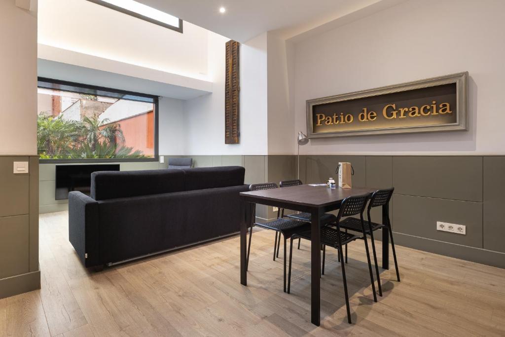 Enjoybcn Patio de Gala - 6