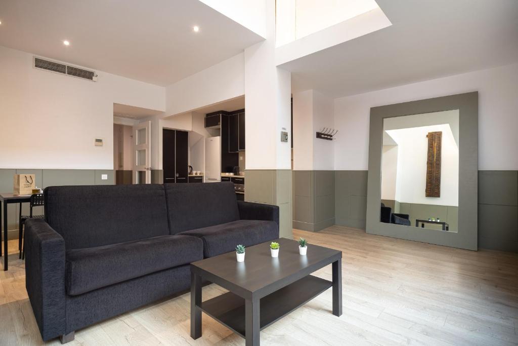 Enjoybcn Patio de Gala - 8