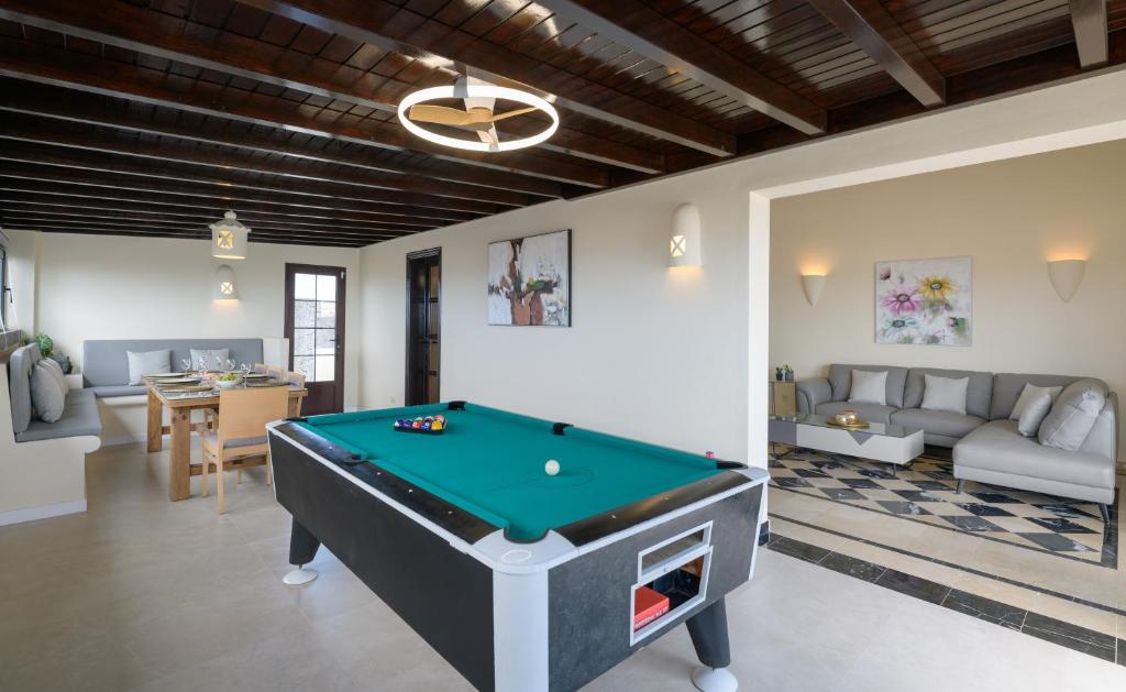 Biliár nebo kulečník v ubytování Hipoclub Villas, Alisios