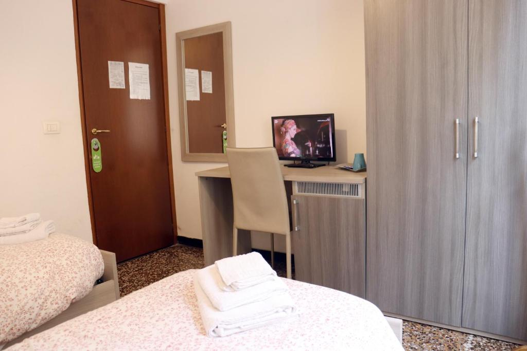 
Twin Room with Private External Bathroom
