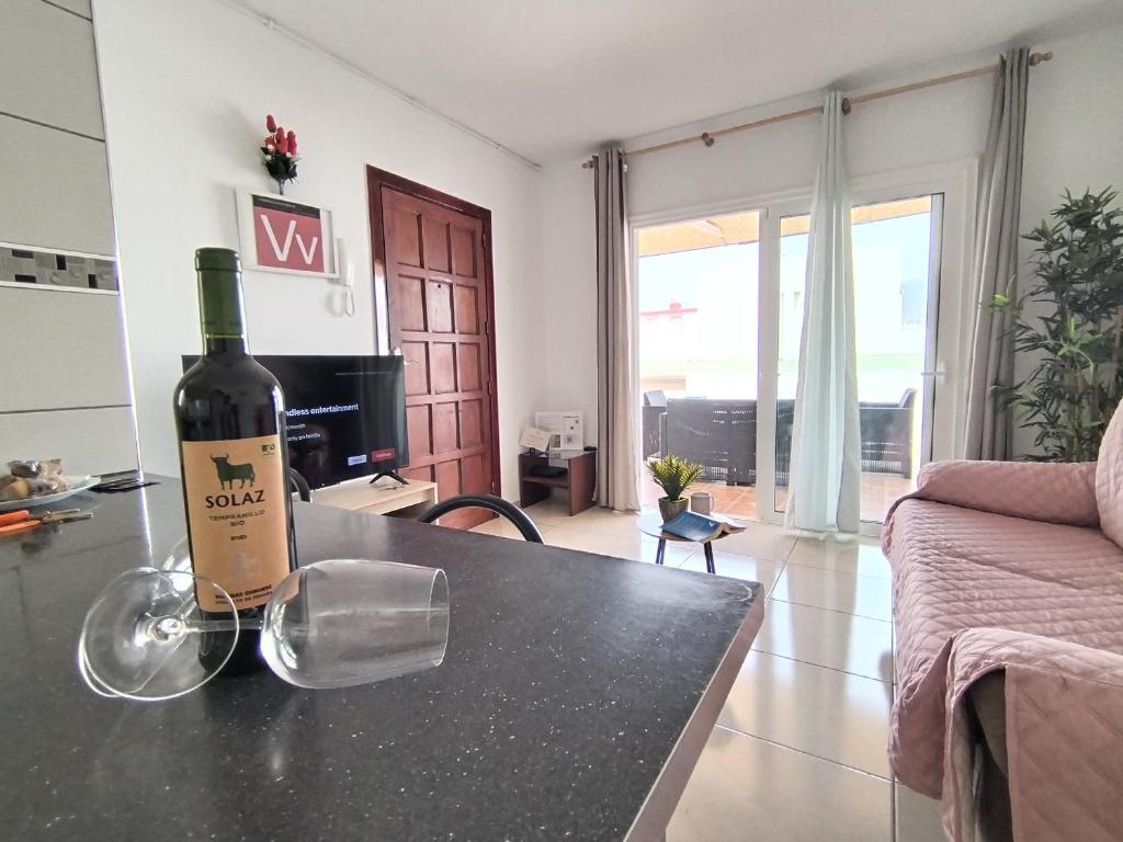 TV a/nebo společenská místnost v ubytování RenTenerife KiteSurf & Chill El Medano