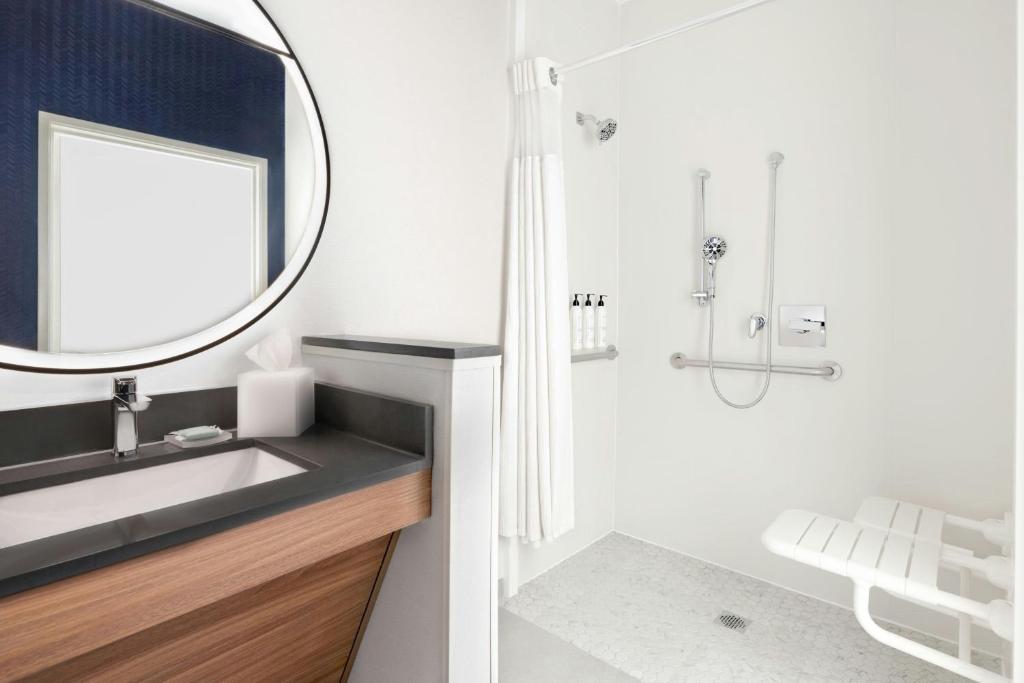 Fairfield Inn & Suites Saginaw photo
