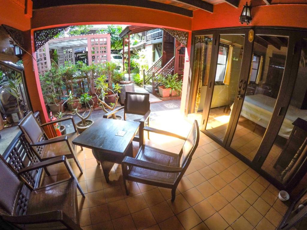 The Riverside Guest House - Standard Triple Room