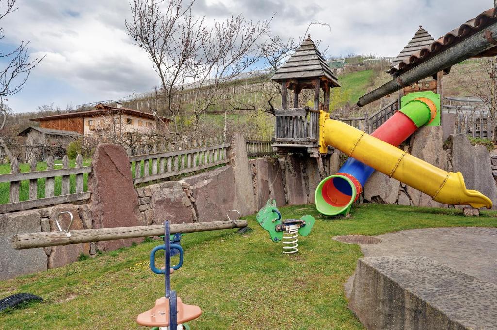Herní místnost nebo prostor pro děti v ubytování Agriturismo Alpenvidehof