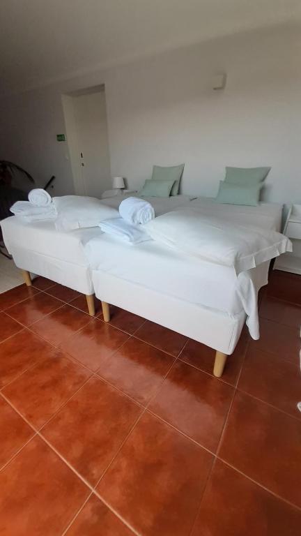 SUN & SAND GUESTHOUSE - 3