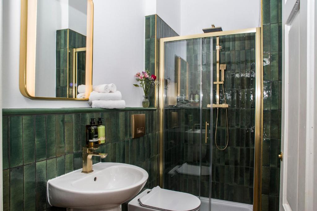 Koupelna v ubytování The Historical Harcourt Suites