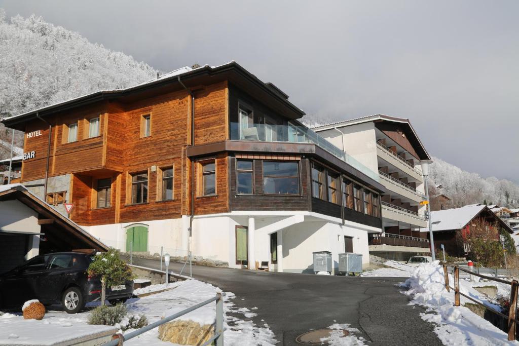 Nespecifikovaný výhled na hory nebo výhled na hory při pohledu z hotelu