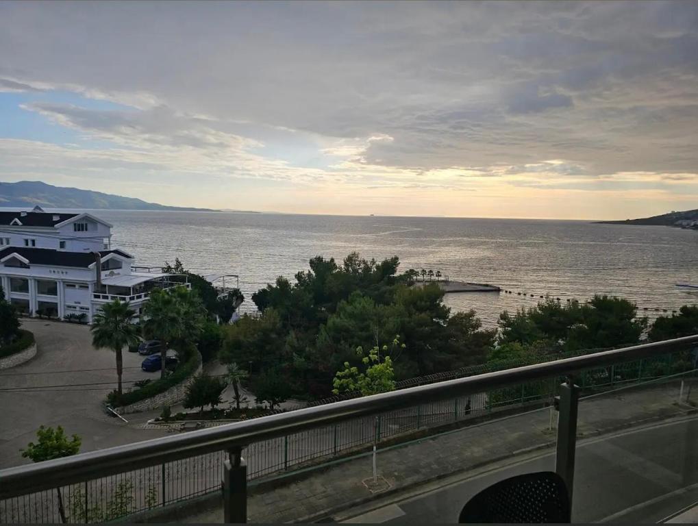 Apartment sea