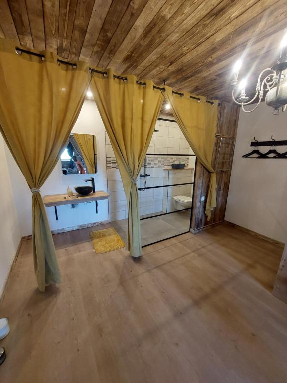 Kuchyň nebo kuchyňský kout v ubytování Le châtelain de Bouillon