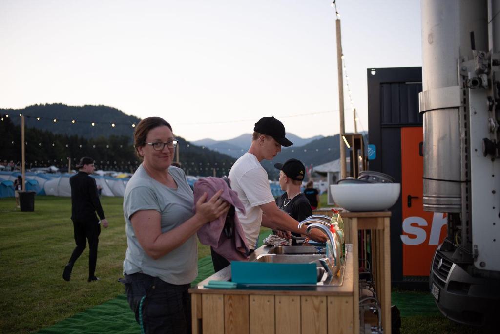 Majutusasutuse Easy Camping külastajad