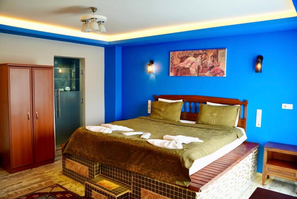 Rebetika Hotel & bistro - 4