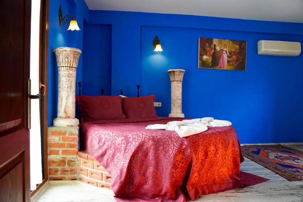 Rebetika Hotel & bistro - 9