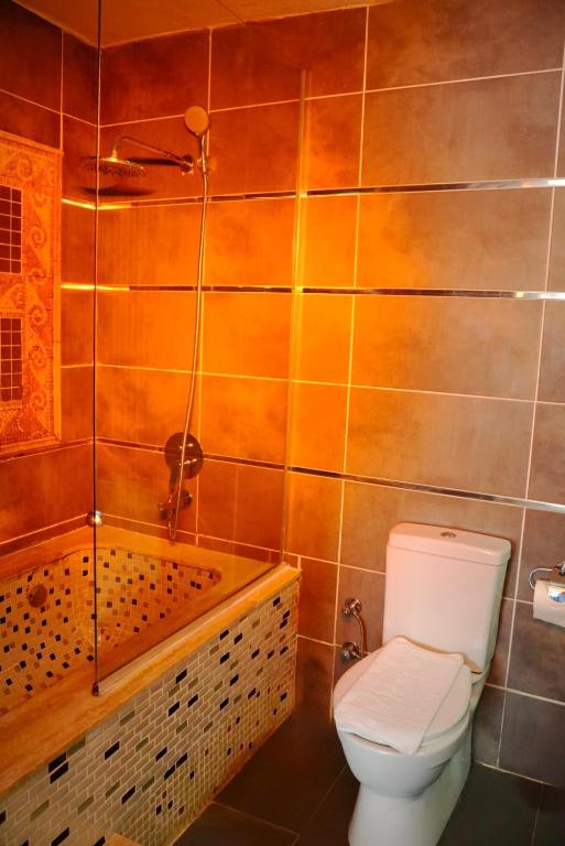 Rebetika Hotel & bistro - 6