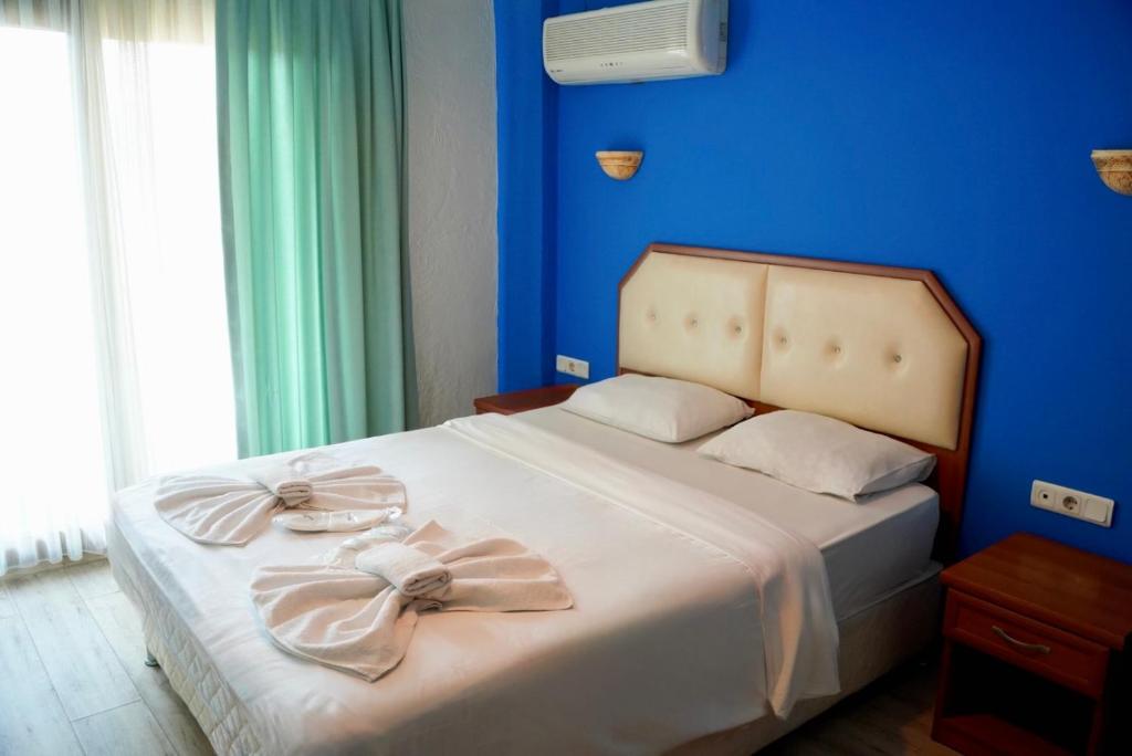 Rebetika Hotel & bistro - Double Room With Balcony