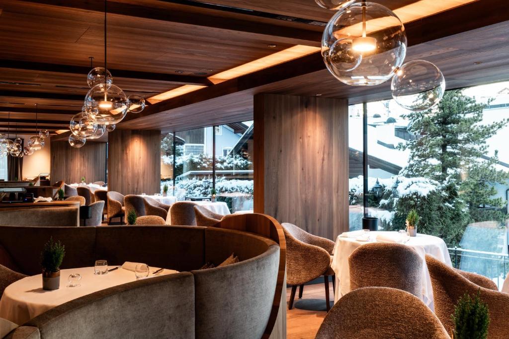 Posezení v ubytování Gardena Grödnerhof - Hotel & Spa