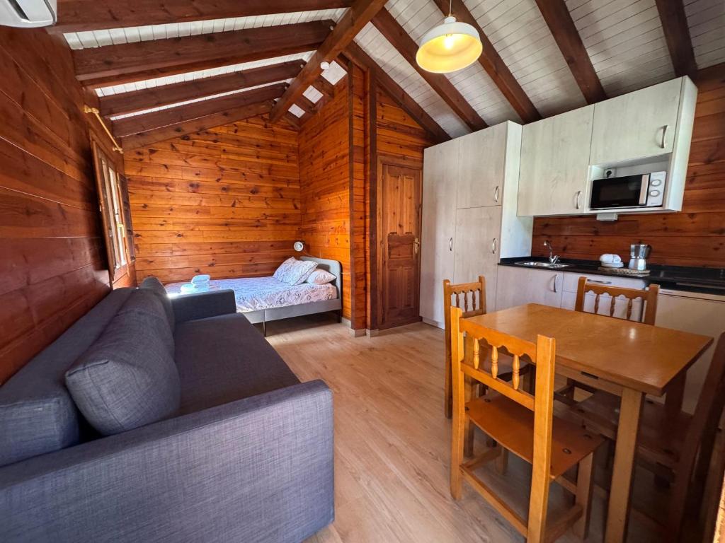 Kuchyň nebo kuchyňský kout v ubytování Camping BOSQUE DE G0RD0N
