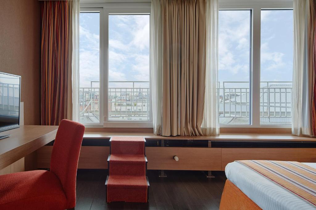 Μια τηλεόραση ή/και κέντρο ψυχαγωγίας στο Theater Hotel