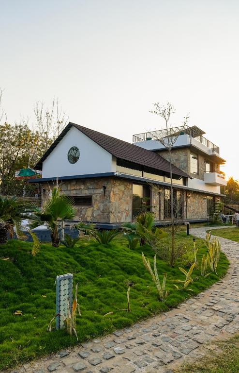 Eraaya Farms, Dabok (precios actualizados 2025)