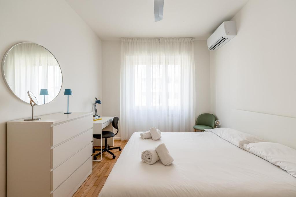 [City Life-Corso Como] Flat with private balcony
