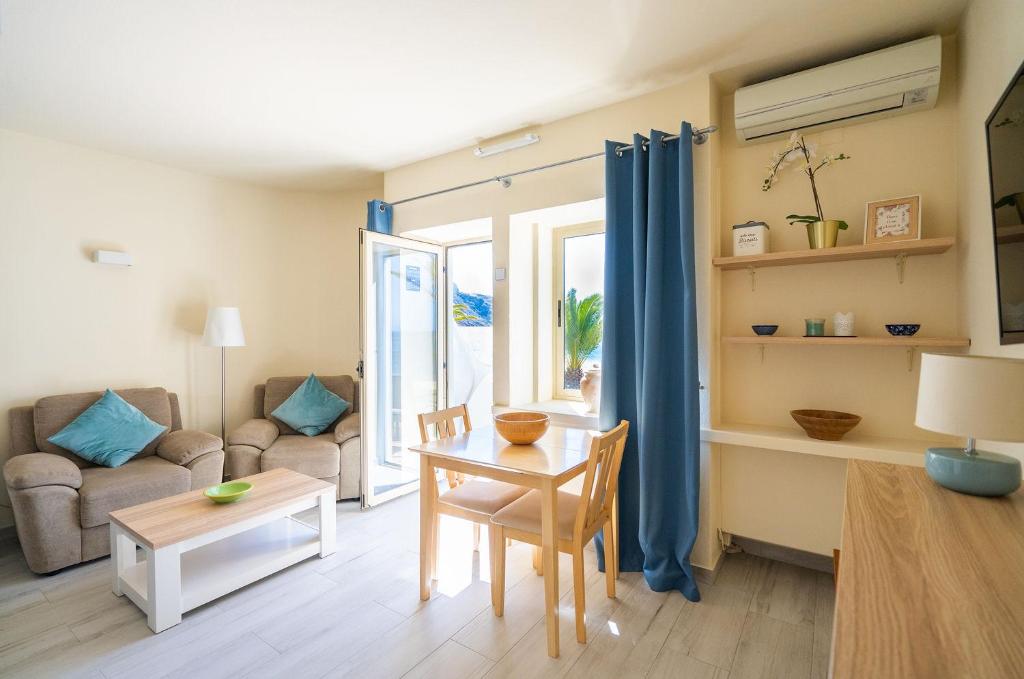 Posezení v ubytování Luz Beach Apartments