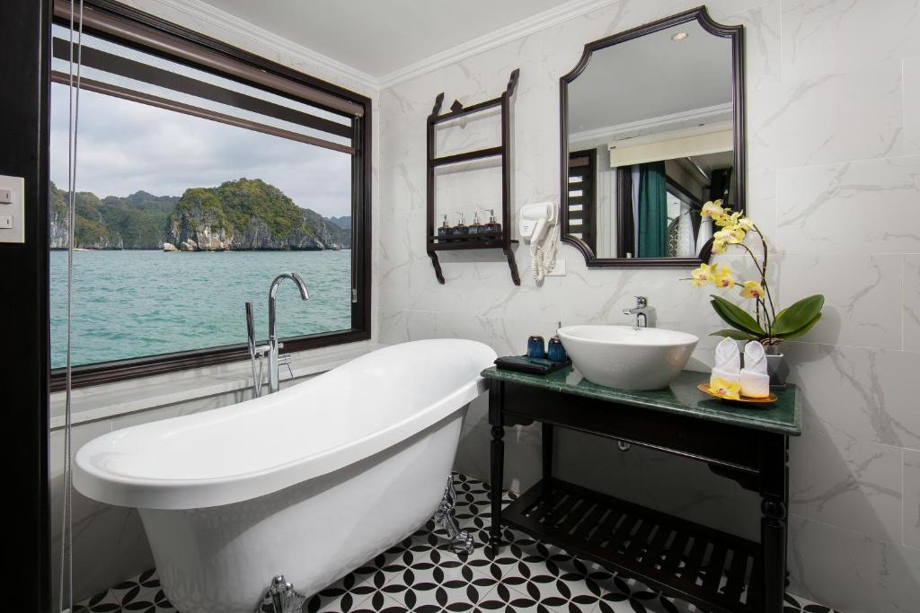 Genesis Luxury Regal Cruise by Premier Group - 6