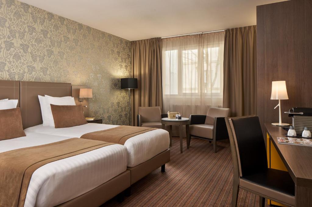 Timhotel Opéra Blanche Fontaine - Quadruple With 2 Rooms