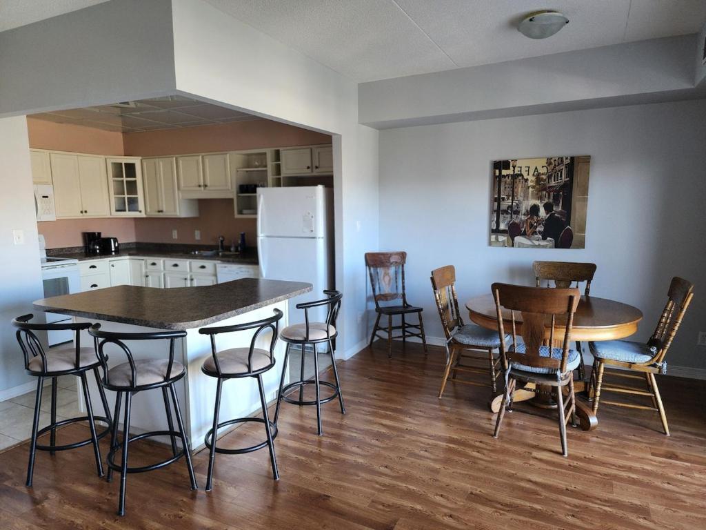 Kuchyň nebo kuchyňský kout v ubytování Impressive Furnished Apartment in Town of Tecumseh