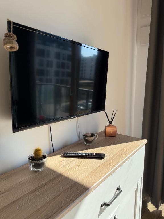 Μια τηλεόραση ή/και κέντρο ψυχαγωγίας στο A63 by Real Apartment