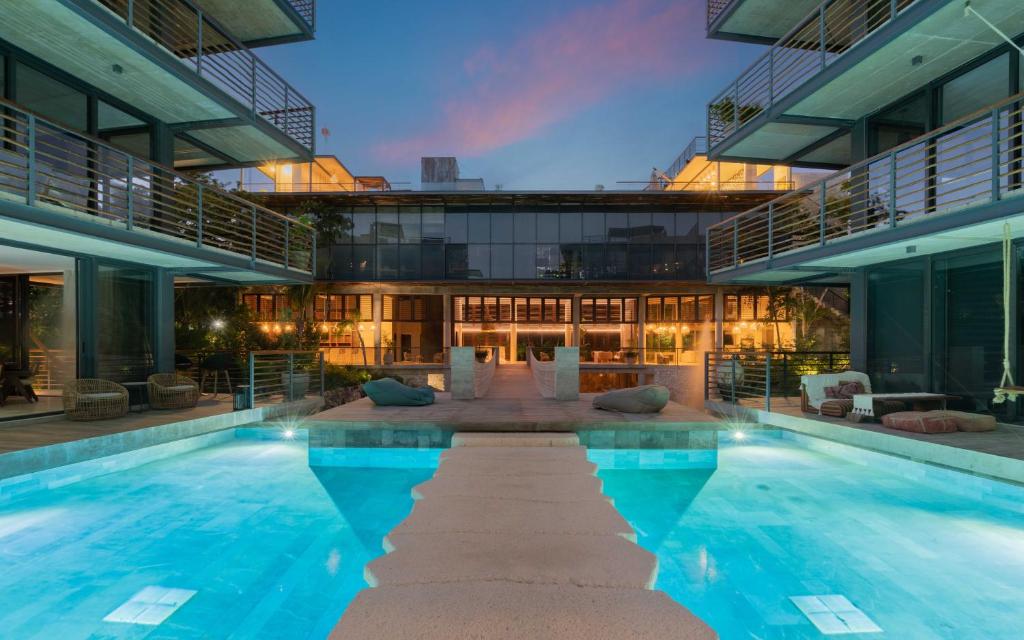 Private Pool Penthouse Rentals preview