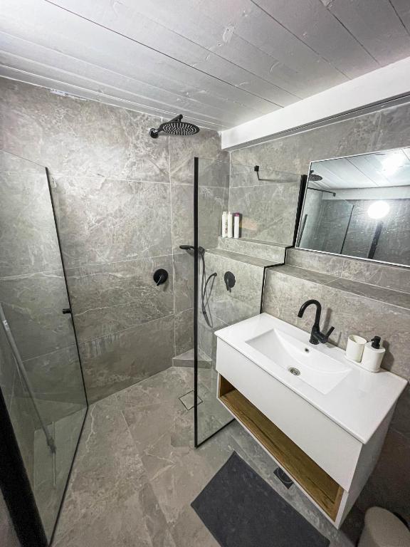 Koupelna v ubytování Nov Antique - AKKO