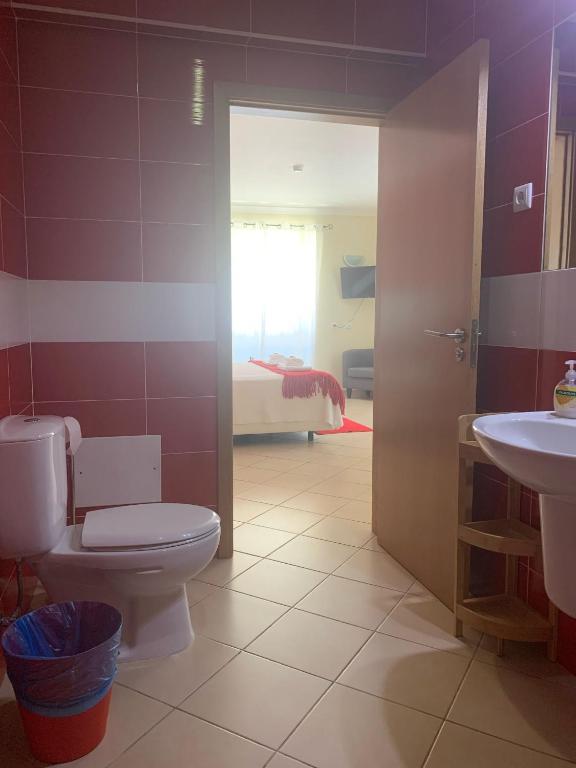 Blue Moon Guesthouse - 17