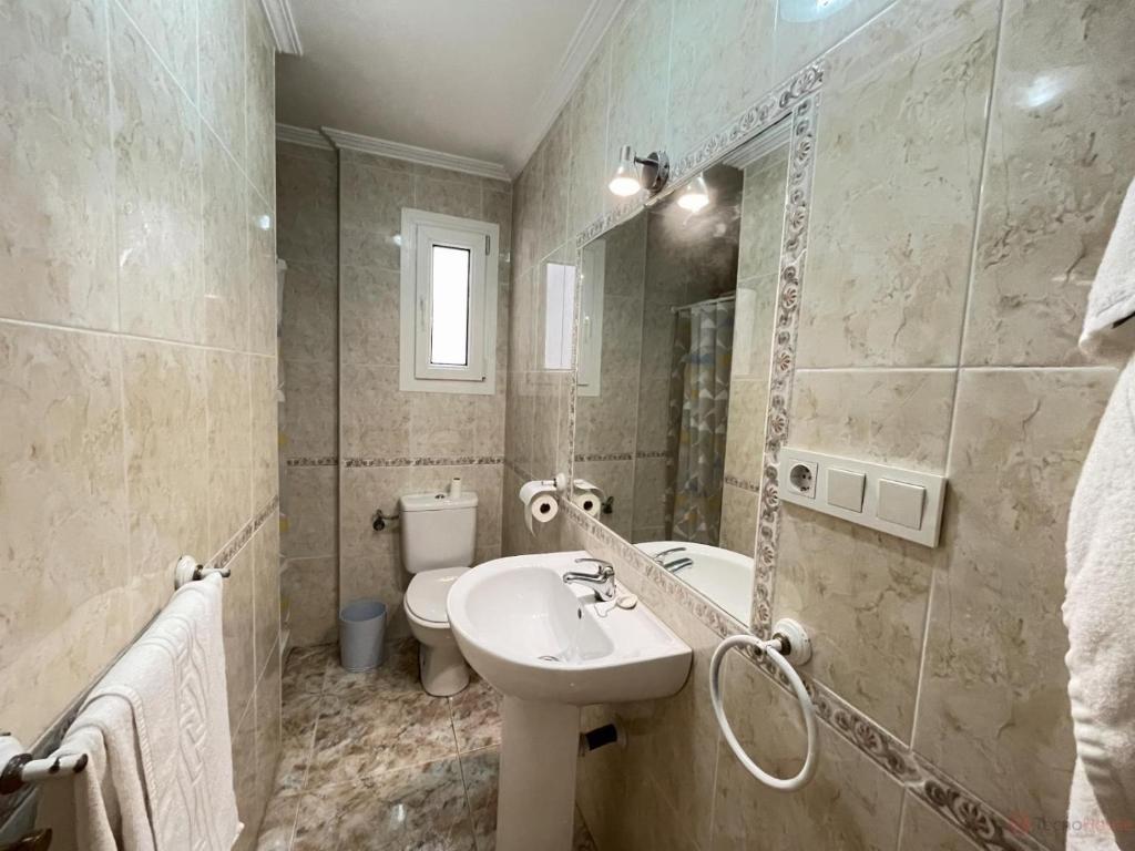 Ένα μπάνιο στο Maria Apartment Cabo Roig
