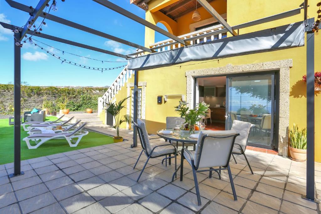 Balkon lub taras w obiekcie Apartment Private Heated Pool